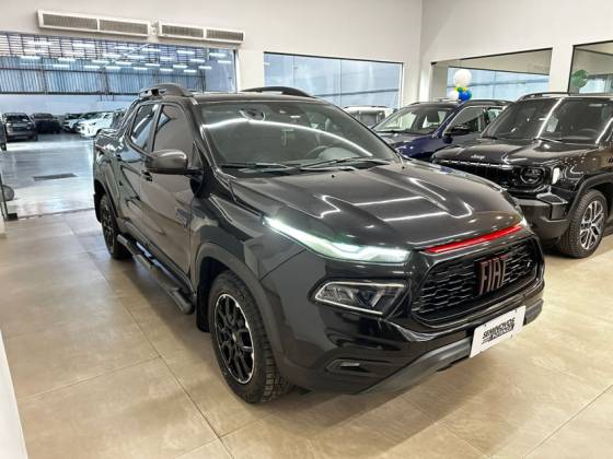 FIAT TORO 2.0 16V TURBO DIESEL ULTRA 4WD AT9 FIAT TORO 2.0 16V TURBO DIESEL ULTRA 4WD AT9